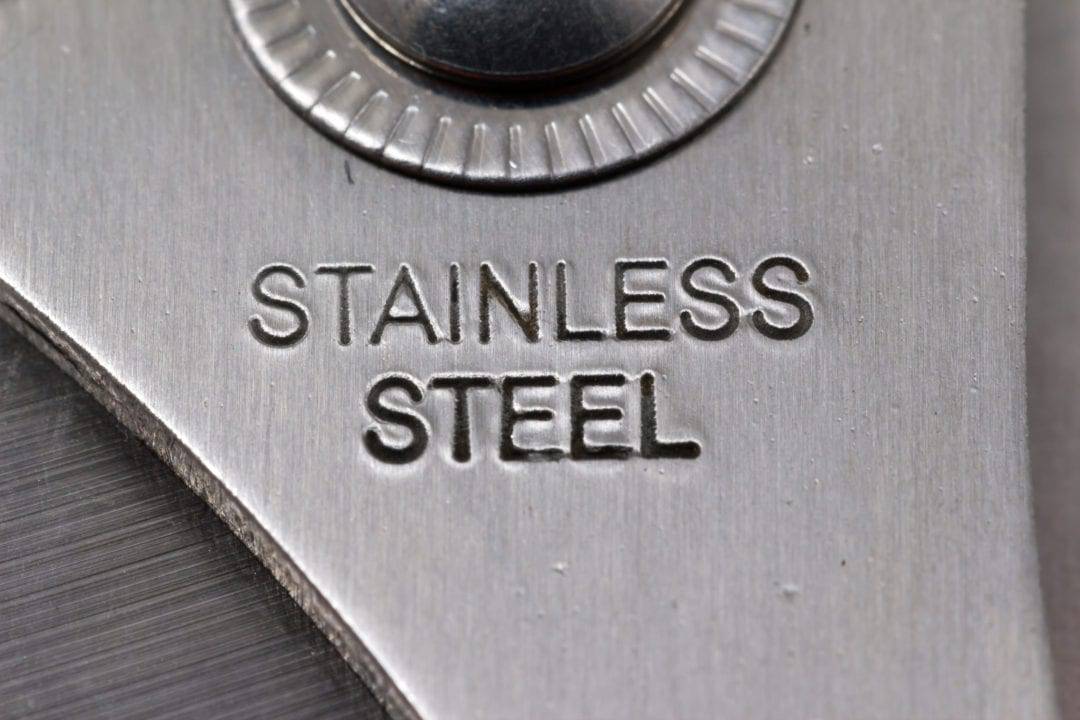 Steel перевод на русский. Stainless Steel логотип. Надписи на нержавейке. Steel надпись. Stainless Steel надпись.